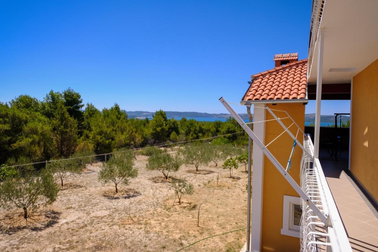 Holiday House Marija Skradin Exterior photo